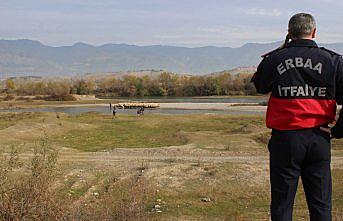 Çoban ile 250 koyunu Kelkit Çayı'nda mahsur kaldı
