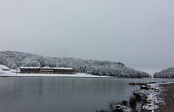 Düzce'de yüksek kesimler beyaza büründü