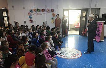 Emekli öğretmenler torunlarının okulunda