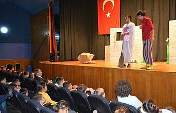 Ereğli'de çocuklara ücretsiz tiyatro gösterimi