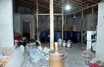 Evinin terasında içki imal eden kişi tutuklandı