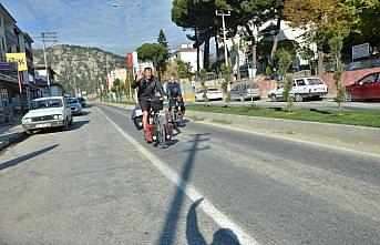 Evlenme teklifi için 18 bin kilometre pedal çevirecek