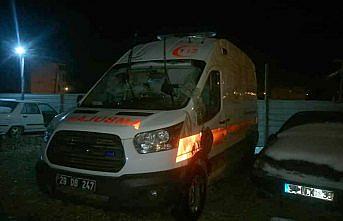 Gümüşhane'de ambulans devrildi: 3 yaralı