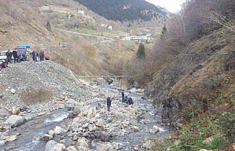 Hayvanlarını otlatırken dereye düşerek yaşamını yitirdi