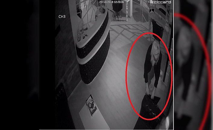 Hırsızlık zanlısının kuaförde peruk takması güvenlik kamerasında
