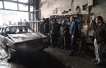 Kastamonu'da kaportacıda çıkan yangın hasara yol açtı