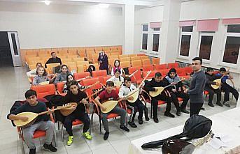 Ladik HEM'den bağlama kursu