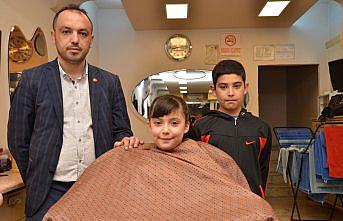 Lösemili çocuklar için saçlarını bağışladı