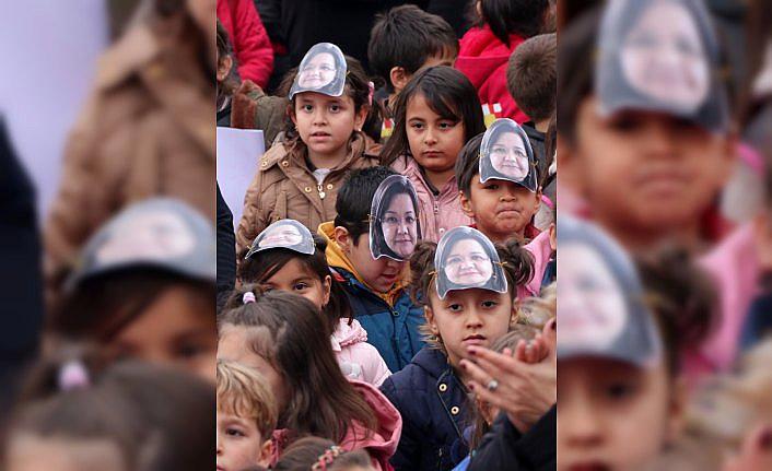 Öğrencilerden sürpriz Öğretmenler Günü kutlaması