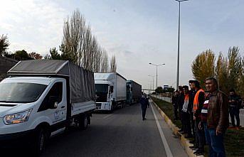 Tokat'ta atık kağıt yüklü pikapta yangın