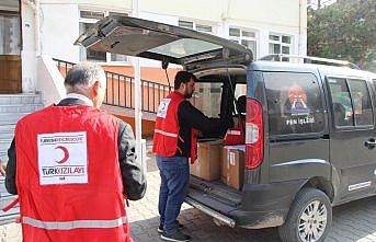 Türk Kızılayından öğrencilere giyecek yardımı