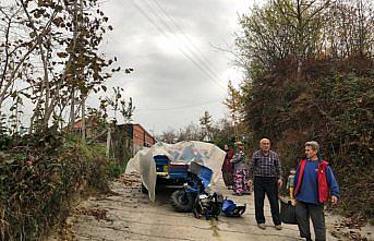 Zonguldak'ta patpat devrildi: 2 yaralı