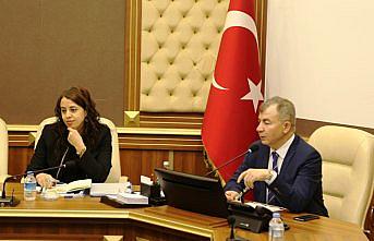 Artvin Valisi Doruk, muhtarlarla bir araya geldi