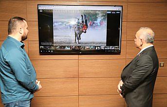 Başkan Tekintaş AA'nın fotoğraf oylamasına katıldı