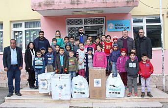 Bursa SAMDEF'ten öğrencilere yardım