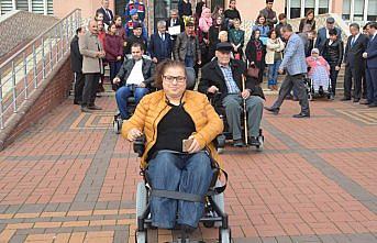 Çaycuma'da tekerlekli sandalye dağıtım töreni