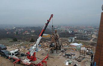 Dev Köroğlu heykelinin montajına başlandı