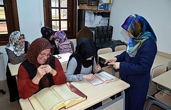 Engelleri Kur'an öğrenmelerine engel olmuyor