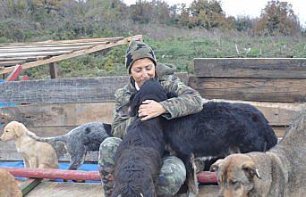 Hayvan hakları için çöplükte açlık grevi yapıyor