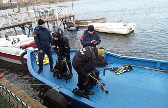 Kayıkla göle açılan kişiyi arama çalışmaları