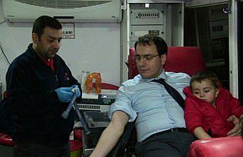 Kaymakam Türker'den kan bağışı