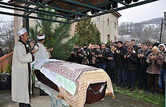 Maden ocağında gazdan etkilenerek ölen işçi defnedildi