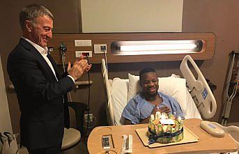 Onazi'ye hastane odasında doğum günü sürprizi