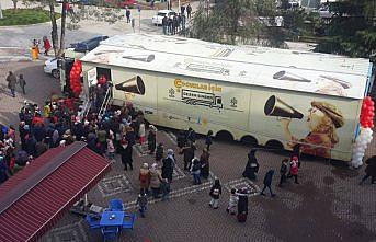 Terme'de çocukların tırda sinema keyfi