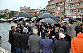 Vali Bektaş'tan, anıt ağaca ziyaret