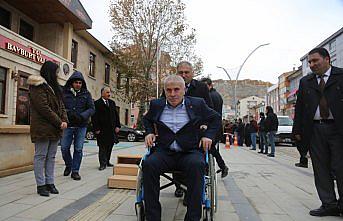 Vali, engelli parkurunda empati yaptı