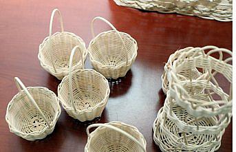 Yabancı öğrenciler sepet ördü, ebru yaptı