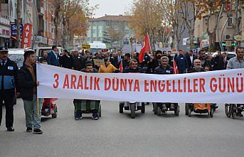 Zile'de engelliler için yürüyüş yapıldı