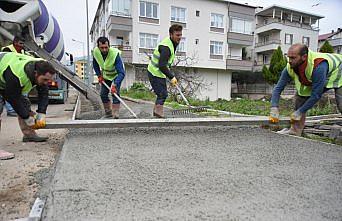 Altınordu'da beton kaldırım çalışmaları