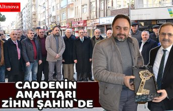 BAŞKAN ŞAHİN GENÇLİK CADDESİ ESNAFI İLE BULUŞTU