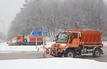 Bolu Dağı'nda kar yağışı etkili oluyor