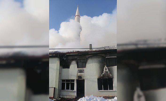 Bolu'da köy camisinde çıkan yangın söndürüldü