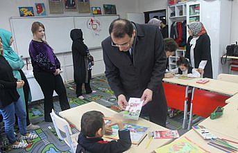 Borçka'da öğrencilere sağlık ajandası dağıtıldı