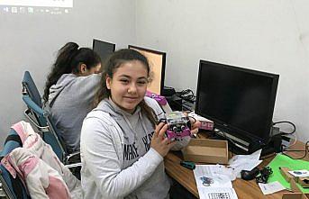 Boyabatlı öğrenciler kodlama eğitimi alıyor