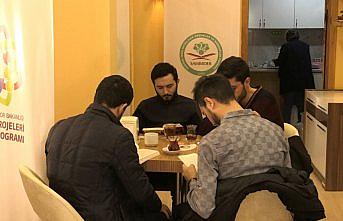 Bu kafede her şeyin 