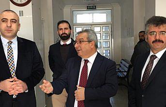 Çarşamba'da yükümlüler okul tadilatı gerçekleştiriyor