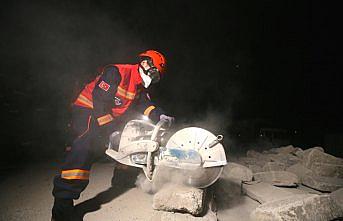 Düzce'de akşam karanlığında deprem tatbikatı