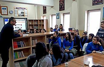 Kavak'ta öğrenciler eğitimci yazar Koca ile buluştu