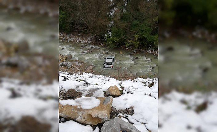 Kayıp ihbarı verilen kadın trafik kazası yapınca bulundu