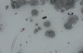 Off-road tutkunlarının karla mücadelesi nefes kesti