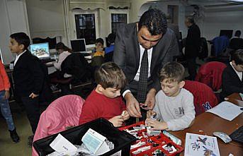 Öğrenciler robotik kodlama öğreniyor