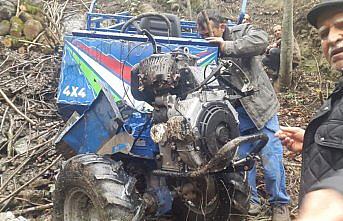 Ordu'da tarım aracı 100 metrelik şarampole devrildi