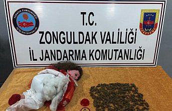 Oyuncak bebekten uyuşturucu çıktı