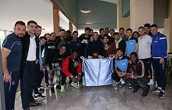 Trabzonsporlu Yusuf Yazıcı'ya sürpriz doğum günü kutlaması