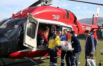 Ambulans helikopter kalçası kırılan hasta için havalandı