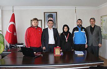 Başarılı halterci Medine Yavuz'dan Kaymakam Yılmaz'a ziyaret